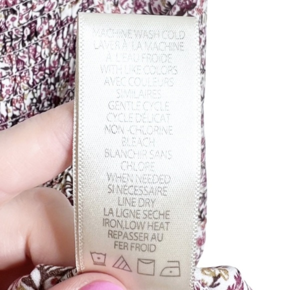 New with Tag Women's Max Studio Floral Smocked Bodice Long Sleeve Ruffle Blouse - Picture 15 of 16